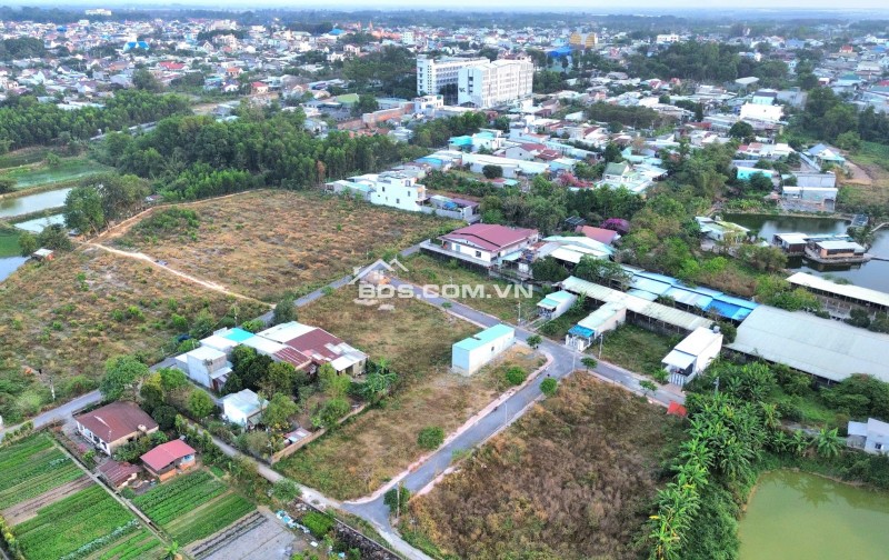 Cần bán gấp lô đất sổ riêng thổ cư 5*33 cạnh trường Trịnh Hoài Đức